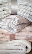 Usado, Novo sem etiquetas Barefoot Dreams® CozyChic™ Micro Stripe Throw/Cobertor 45x60 Desert AshPearl comprar usado  Enviando para Brazil