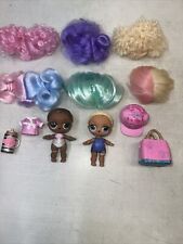 Lote de bonés LOL Surprise Dolls 6 PERUCA CABELO 2 bonecas bolsa roupão vibrações agentes secretos comprar usado  Enviando para Brazil