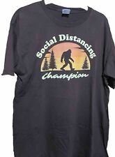 Camiseta Bigfoot Social Distance Champion marrom X-Grande comprar usado  Enviando para Brazil
