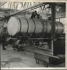 1933 Press Photo tanque de caminhão de leite de aço inoxidável na Heil Company - mjb62683 comprar usado  Enviando para Brazil