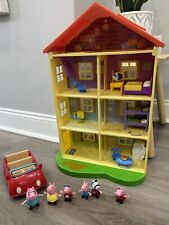 Juego de juegos para el hogar familiar Peppa Pig's Lights & Sounds, juego de autos rojos y figuras lote segunda mano  Embacar hacia Mexico