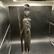 CAZADOR TRIBAL AFRICANO CON LANZA MADERA TALLADA A MANO VINTAGE 14”.    23b segunda mano  Embacar hacia Argentina