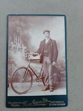 Fotografia antiga de cartão de armário cavalheiro com bicicleta Birmingham fotógrafo  comprar usado  Enviando para Brazil