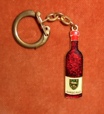 Red wine keychain d'occasion  Expédié en Belgium