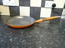 Le Creuset cast iron frying pan - orange finish - size 29 for sale  Shipping to South Africa