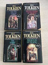 LOTE COM 5 LIVROS J.R.R TOLKIEN O HOBBIT SENHOR DOS ANÉIS TRILOGIA 50º ANIVERSÁRIO comprar usado  Enviando para Brazil