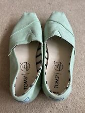 Toms boatshoes 4.5 for sale  ELY