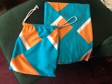 Toalha de praia e piquenique Travelon padrão geométrico laranja branco e azul nova comprar usado  Enviando para Brazil