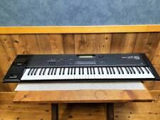 Estación de trabajo de música teclado sintetizador Roland XP-80 con estuche rígido segunda mano  Embacar hacia Mexico