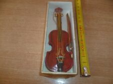 Miniature wooden cello d'occasion  Expédié en Belgium
