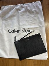 Carteira de mão feminina CALVIN KLEIN bolsa cosmética preta couro sintético, usado comprar usado  Enviando para Brazil