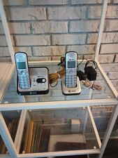 Juego de teléfono residencial A T & T, dos teléfonos, dos soportes, cables, auricular, sin probar segunda mano  Embacar hacia Argentina