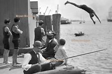 Negativos de câmera de vidro 1910s diversão verão nadando e pulando da doca #5 (2) comprar usado  Enviando para Brazil