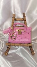 Berloque de chaveiro/bolsa de couro rosa avestruz luxo novo sem etiquetas comprar usado  Enviando para Brazil