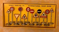 Brinquedos Dinky nº Conjunto de placas de trânsito 771 International excelente na caixa original! comprar usado  Enviando para Brazil