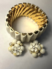 Brincos e clipe de flor vintage KARU ARKE Inc. esmalte branco com miçangas e comprar usado  Enviando para Brazil