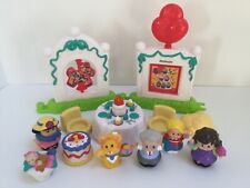 Lote de fiesta de cumpleaños Fisher Price Little People con mesa musical para pasteles  segunda mano  Embacar hacia Mexico