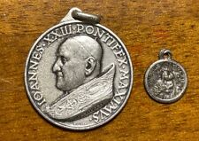 Vaticano due medaglie usato  Roma
