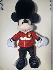 Juguete suave de 18"" Disney Store Mickey Mouse Guard LONDRES segunda mano  Embacar hacia Argentina