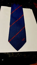 Gravata Luxaflex Blinds Staff masculina-década de 1960-Australiana-Logotipo da Marinha-A gravata Royale Club. comprar usado  Enviando para Brazil