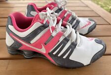 Tênis esportivo Nike Shox Current feminino tamanho 9.5 cinza rosa 639657-108 comprar usado  Enviando para Brazil