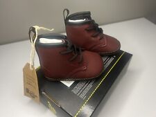 NOVAS botas de berço Dr Martens bebê com cadarço vermelho tamanho EUA 2 comprar usado  Enviando para Brazil