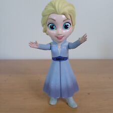 Frozen 2 Elsa Storytelling Doll, 7”, fala, canta, vira a cabeça, olhos abertos fechados comprar usado  Enviando para Brazil