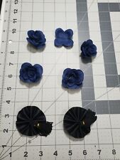 Flores de fieltro azul y borlas negras 6 piezas decoración del hogar joyería artesanal segunda mano  Embacar hacia Mexico