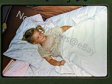 1956 Menina com cama de sarampo vermelho-borda Kodachrome Slide comprar usado  Enviando para Brazil