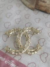 Broche chanel d'occasion  Gournay-en-Bray