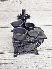 Mini estufa de hierro fundido Queen con accesorios ollas sartenes pala contenedor de carbón vintage segunda mano  Embacar hacia Argentina