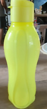 Usado, Botella de agua grande Eco by Tupperware 25 oz tapa abatible amarilla segunda mano  Embacar hacia Argentina