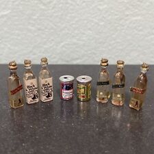 Botellas de licor y latas de cerveza en miniatura vintage para casa de muñecas 1:12 segunda mano  Embacar hacia Mexico