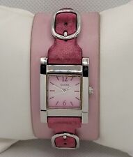 Relógio analógico feminino Guess quadrado tom prata mostrador rosa pulseira larga couro K6 comprar usado  Enviando para Brazil