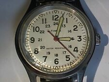 Relógio Timex Field com mostrador branco, caixa de aço inoxidável e pulseira flexível, usado comprar usado  Enviando para Brazil