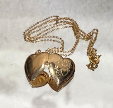 Collar Colgante Vintage Tono Dorado Doble Corazón Grabado Fotográfico segunda mano  Embacar hacia Mexico