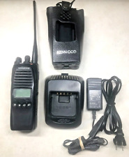 Radio Kenwood TK-5410-K2 P25 700-800 MHz versión 3 con cargador y funda segunda mano  Embacar hacia Mexico