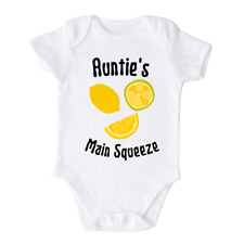 Auntie's Main Squeeze Baby Onesie® Presente Engraçado Personalizado Bebê Recém-nascido Menino Menina comprar usado  Enviando para Brazil