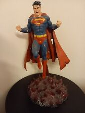 Superman enraged statue usato  Torino