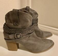 Women gray heeled for sale  Englewood
