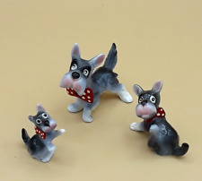 Juego de 3 estatuillas vintage en miniatura de Schnauzer cachorro perro lunares rojas, usado segunda mano  Embacar hacia Mexico