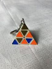 Llavero vintage cubo de Rubik juguete rompecabezas triángulo pirámide de Pyraminx segunda mano  Embacar hacia Argentina