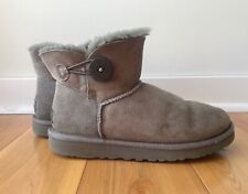 Uggs women boots for sale  Beach Haven