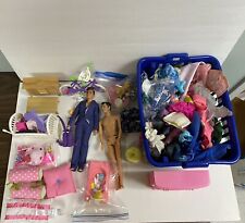 Gran lote compuesto por muñecas, ropa, muebles y accesorios la mayoría son Barbie segunda mano  Embacar hacia Argentina