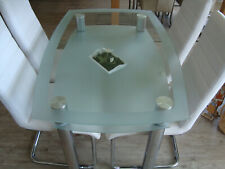 Glastisch 120 x 70 cm mit 4 Stühlen in weiß guter Zustand ohne Deko gebraucht kaufen  Hettstadt