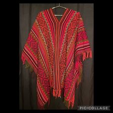 Poncho con capucha rojo/multicolor para chamanes peruanos - textil andino de montaña segunda mano  Embacar hacia Mexico