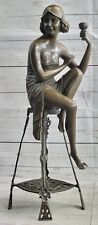 Estatuilla de bronce hecha a mano de niña sentada en silla por MIR estatua segunda mano  Embacar hacia Argentina