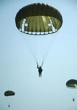 Paracaídas de supervivencia ventilado 33' de las Fuerzas Armadas de los Estados Unidos con líneas de sudario segunda mano  Embacar hacia Argentina