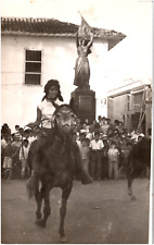 Foto cartão postal Cowgirl on Horse Antonia Santos Monumento Socorro Colômbia RPPC comprar usado  Enviando para Brazil