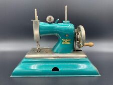 Muñeca de juguete infantil en miniatura alemana vintage CASIGE máquina de coser manivela manual c.1940, usado segunda mano  Embacar hacia Argentina